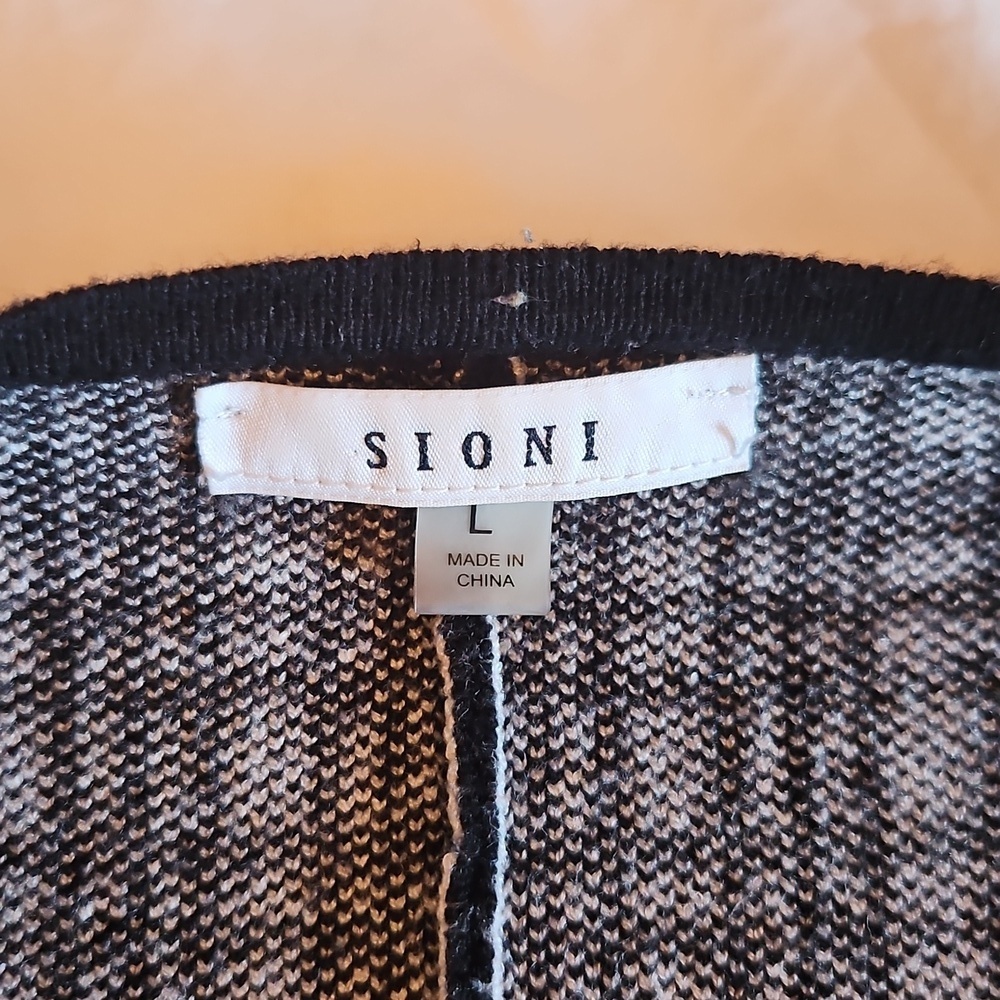 Sioni Monochrome Knit Cardigan - Picture 2 of 4